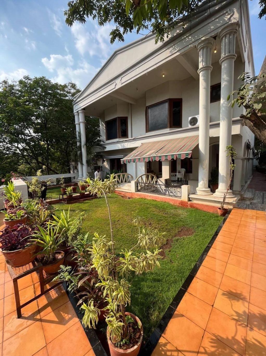 Hotel Stone Rock Castle Hyderabad Exterior foto